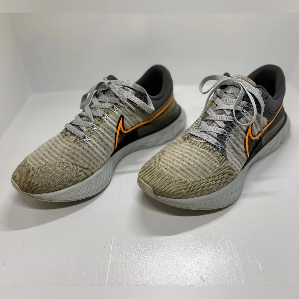 Nike React Infinity Run Flyknit 2 Men’s Size 11 Light Bone/Gray Running Shoes - Picture 2 of 11
